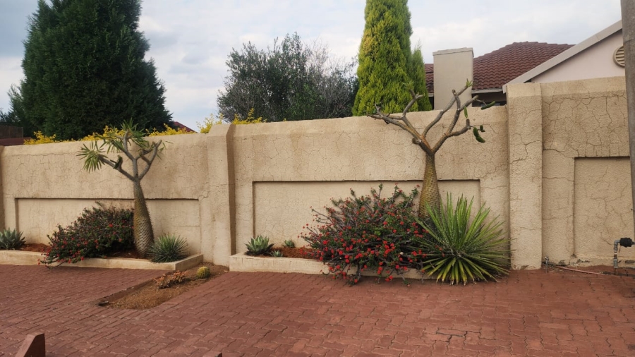3 Bedroom Property for Sale in Tlhabane North West